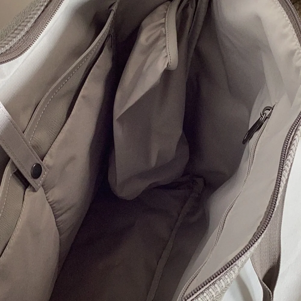 NWOT NIKE Women's One Training Tote Bag Gray - Picture 7 of 8